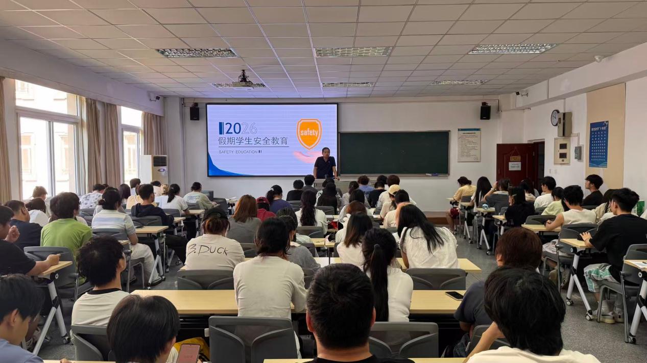 在市农技协联合会理事长