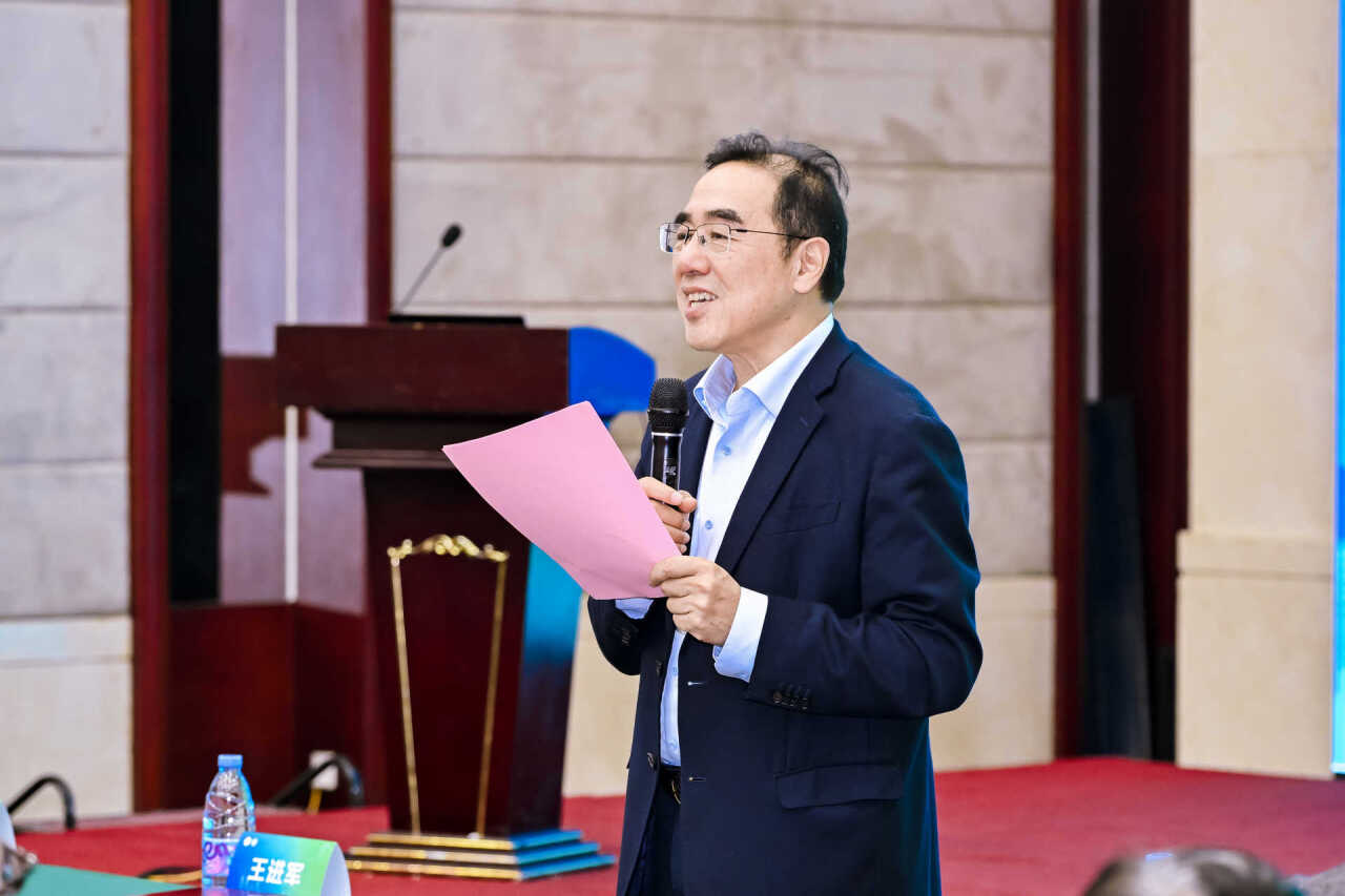 宁波大学植物病毒学研究所所长陈剑平